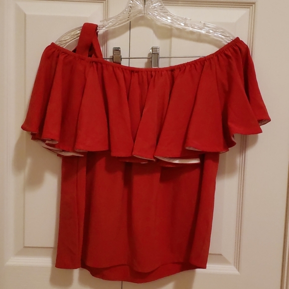 Red off shoulder ruffle top - Picture 3 of 3